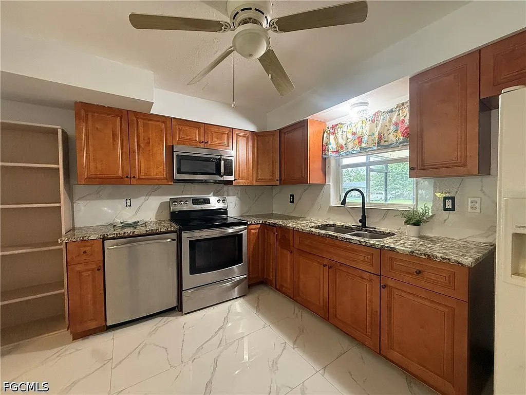 3 bed, 2.0 bath, 1590 sqft, $1,700 — Photo 4