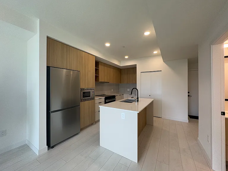 13439 94a Ave #211 — Photo 3