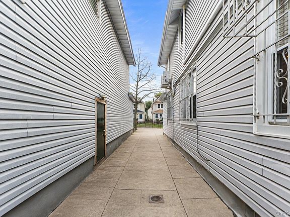 3rd image of 114-33A 121st Street