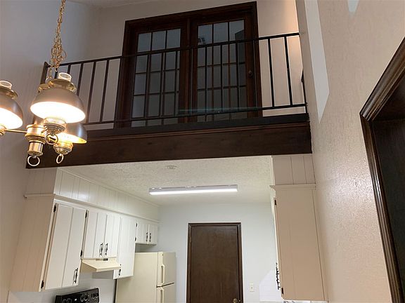 2nd image of 1508/1510 S Shalamar Dr