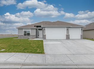 8705 Dusty Maiden Dr, Pasco, WA 99301