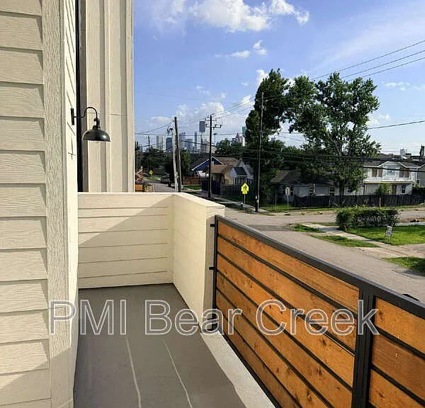2706 Cochran St — Photo 30