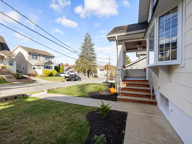 5 Hillside Ave — Photo 4