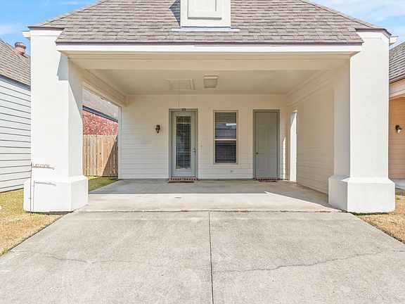 3rd image of 105 Destin Dr