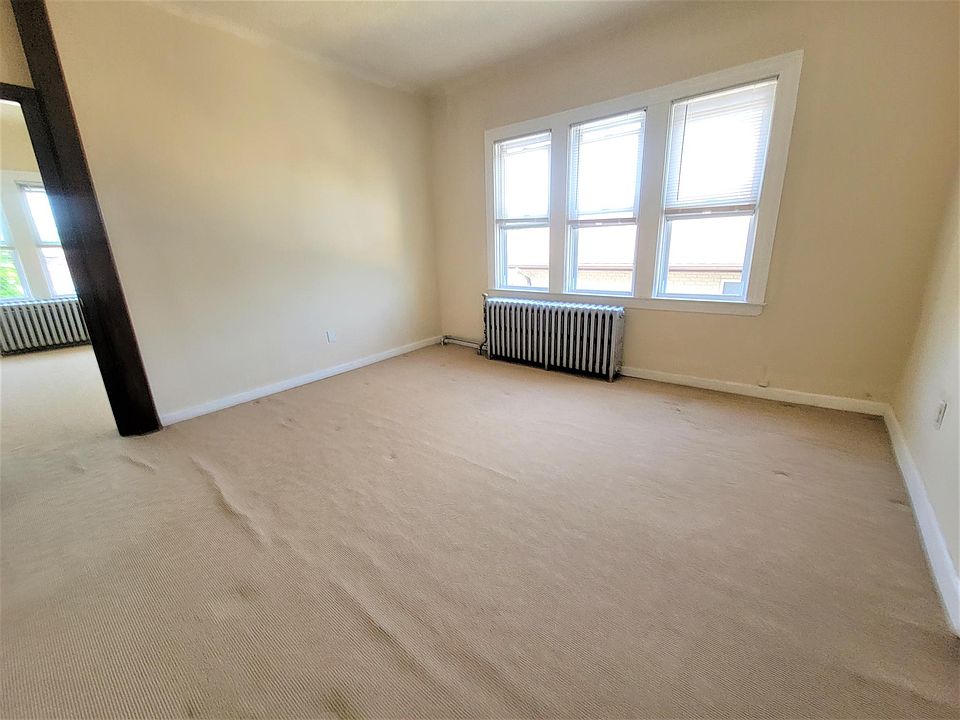 2nd image of 225 Warren Ave Floor 3