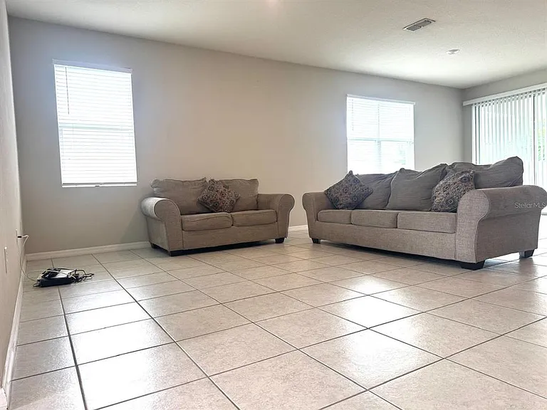 863 Hudson Valley Dr — Photo 8