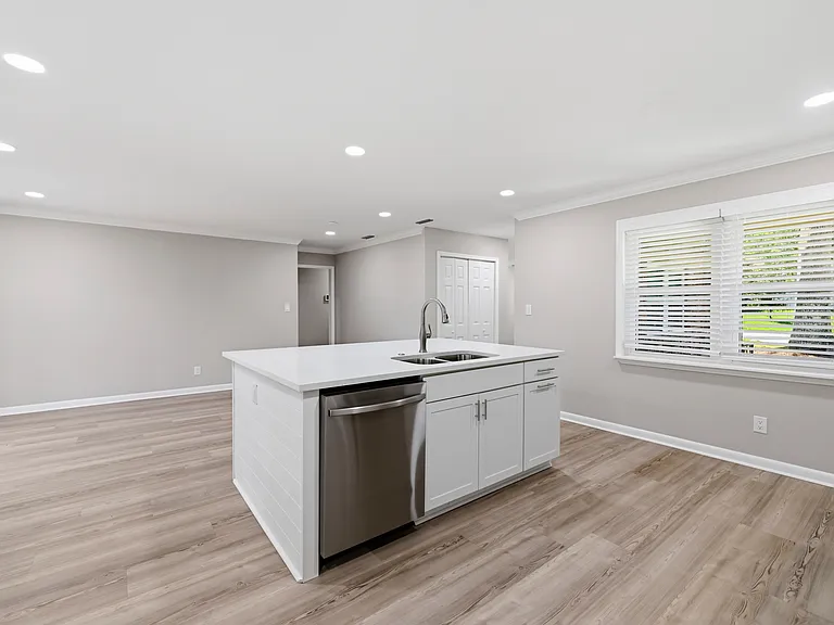 1912 Brown St — Photo 16