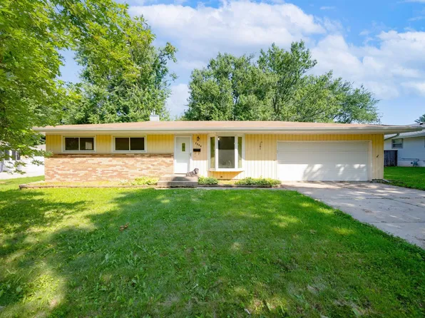 2004 W State St, Janesville, WI 53546