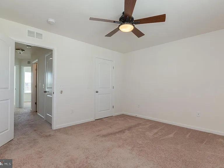 172 Drexel Ct — Photo 34