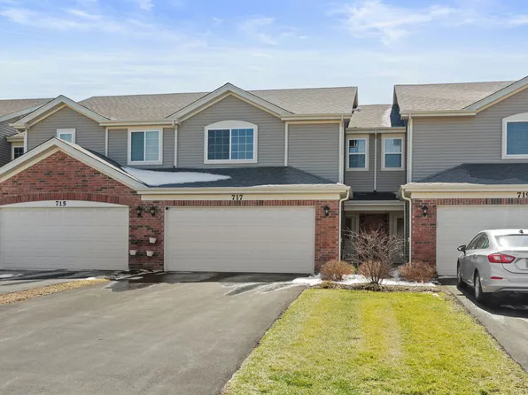 717 Wellington Ln, Cary, IL 60013
