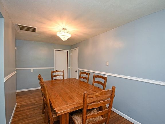 5th image of 6058 Jerry Lee Dr