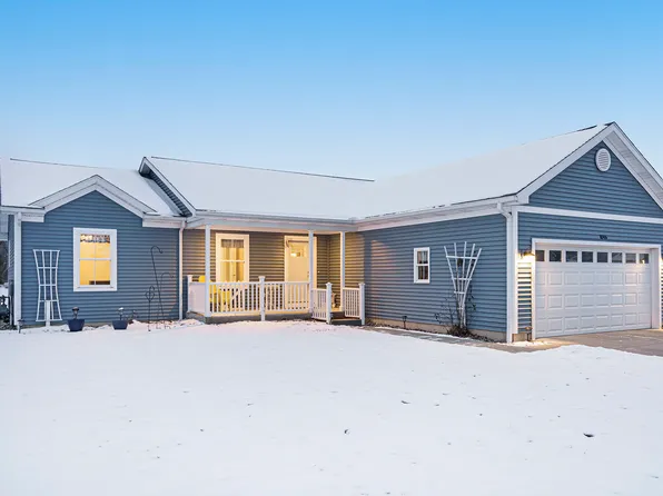 1046 Taylor Dr, Plainwell, MI 49080