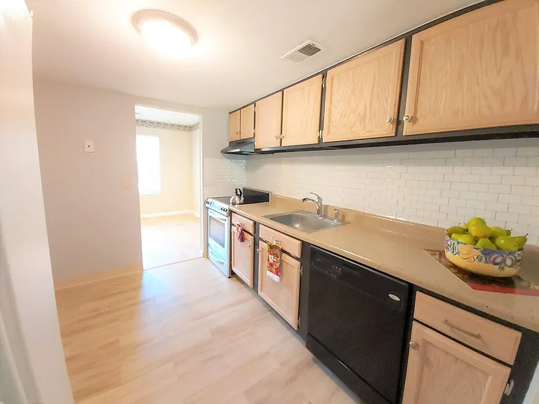3210 Crystal Ct — Photo 7