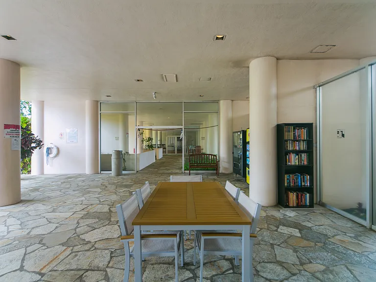 500 University Ave #311 — Photo 27