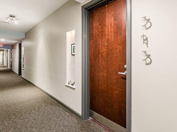 4th image of 845 N High St Unit 313