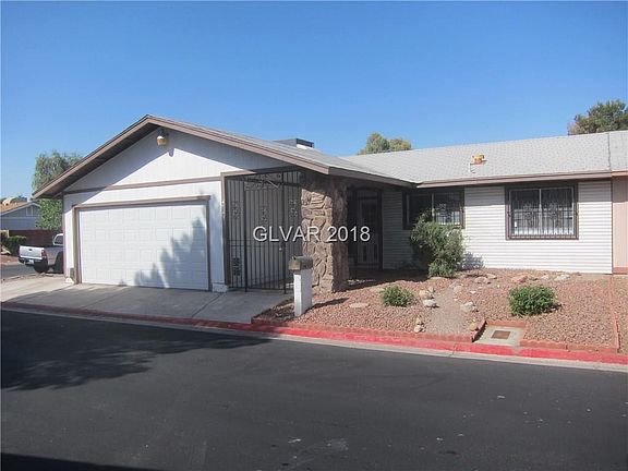 2nd image of 4749 Tierra Verde St