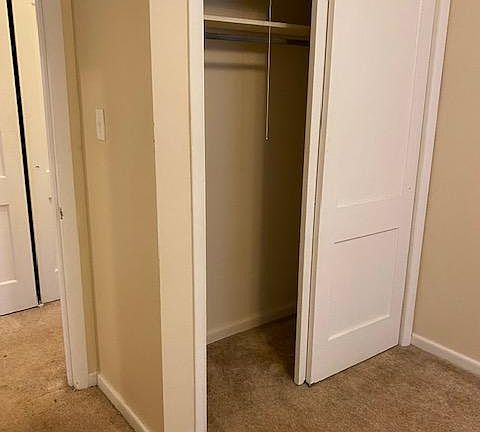 5th image of 1131 Chestnut Hill Dr APT 1