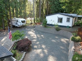 121 N Union Dr, Hoodsport, WA