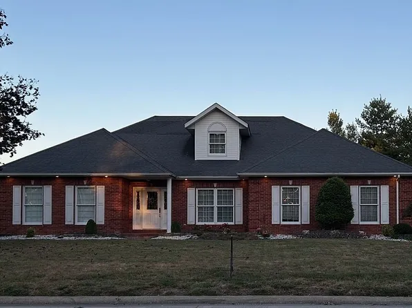 950 N Walnut St, Breese, IL 62230