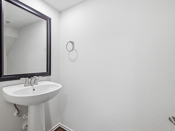 4th image of 2105 Town Centre Dr Unit 27
