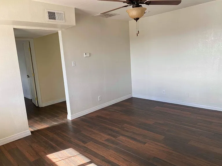 5589 Hunt Ct — Photo 5