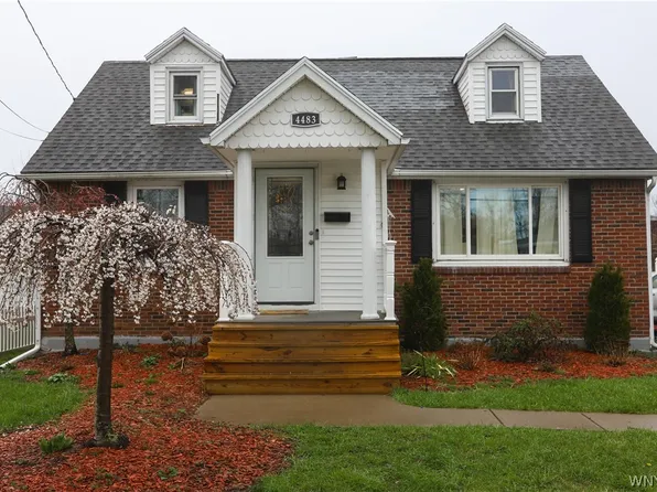 4483 Oxford Ter, Hamburg, NY 14075