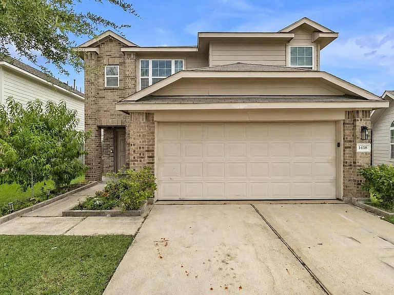 1418 Banbury Ct — Photo 3