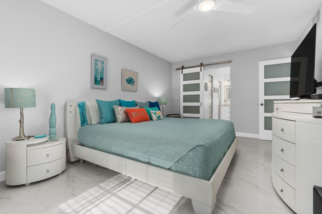 130 CYPRESS CLUB Drive #306, photo 4