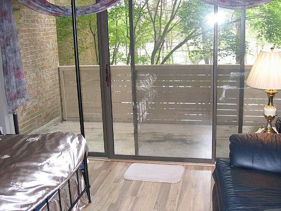 Master Bedroom w/porch