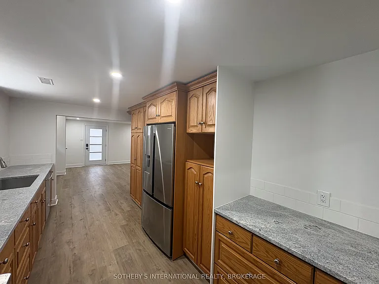 71 Stella St — Photo 9