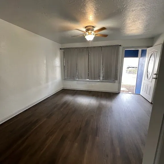 813 E Kenedy Ave — Photo 4
