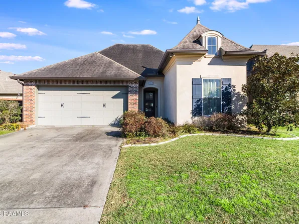 103 Meadowbrook Dr, Broussard, LA 70518