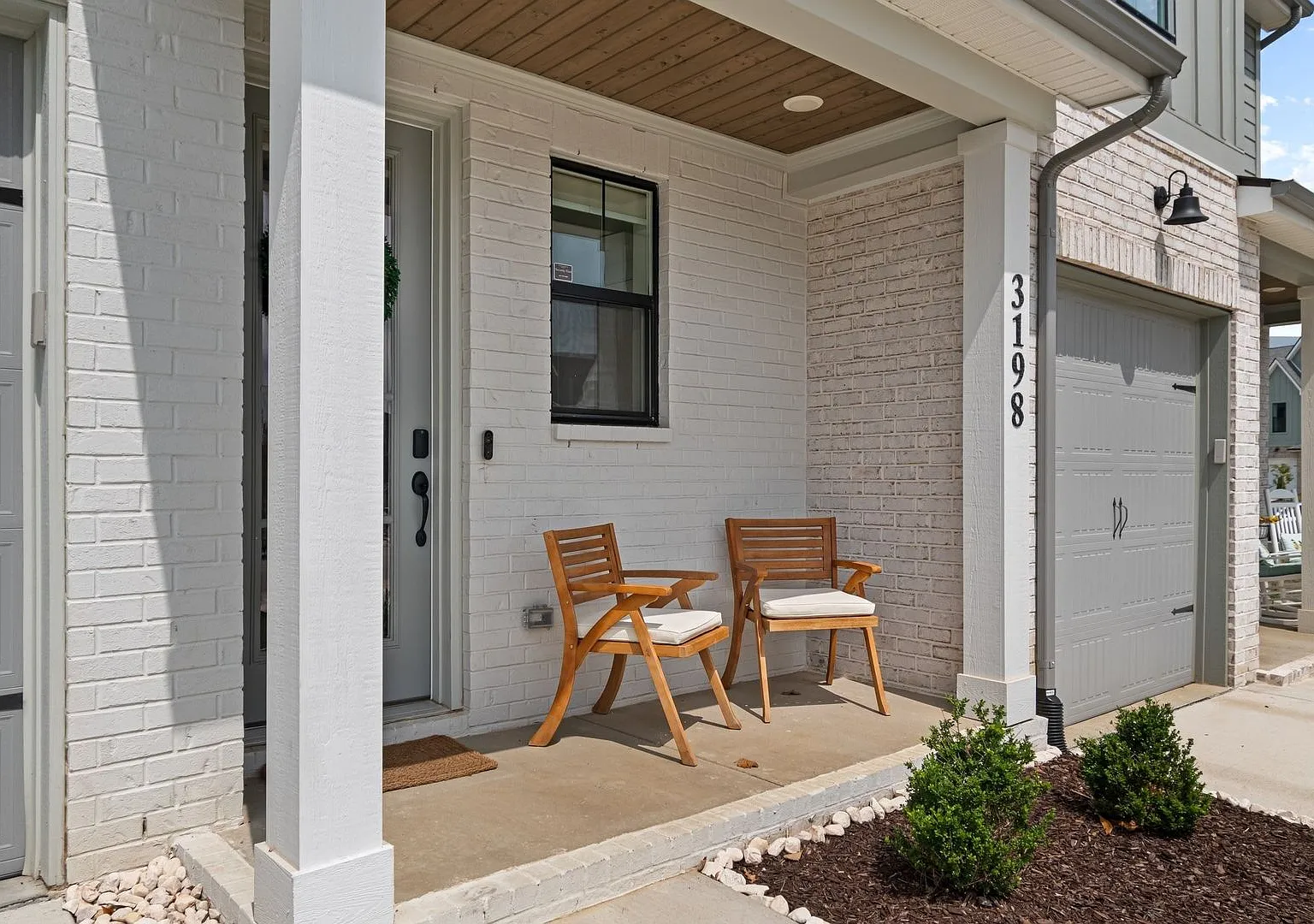 3198 Sassafras Lane — Photo 2