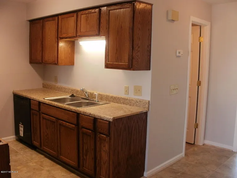 1801 Canal Dr #B8 — Photo 2
