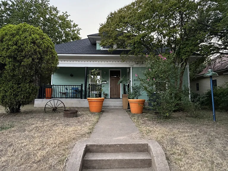 505 S Storey St #505 — Photo 1