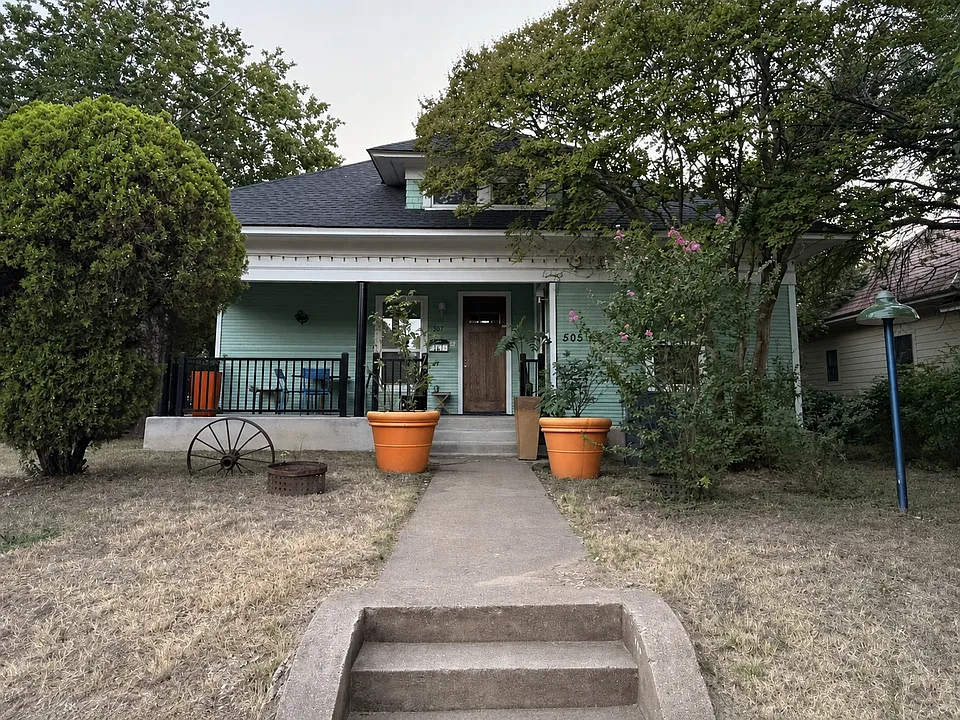 505 S Storey St #505
