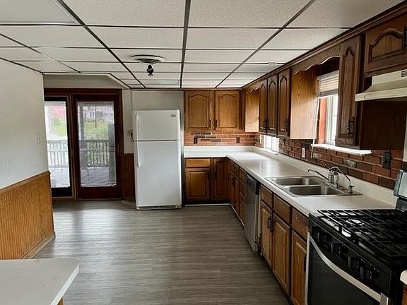 4th image of 2102 West St