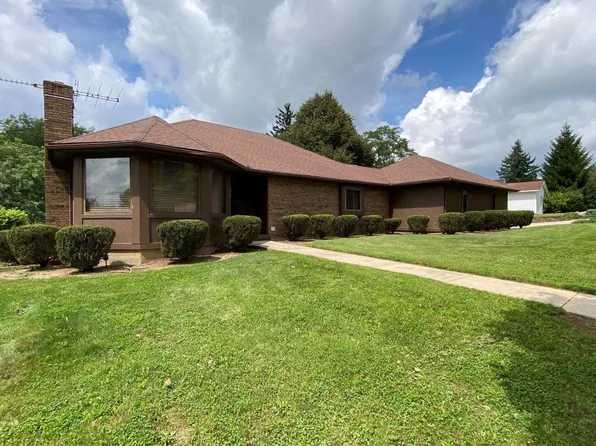 310 Woodview Dr, Bellefontaine, OH 43311
