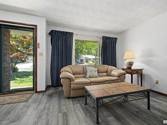 5th image of 1814 W Latham Ln