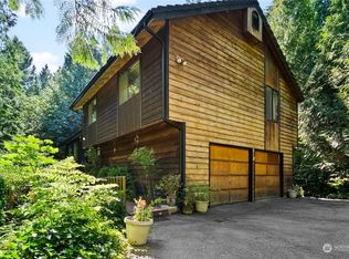841 E Lakeshore Dr, Allyn, WA 98524