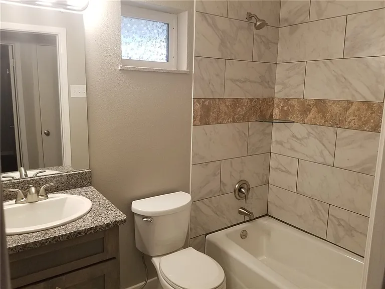 106 E Janin Cir — Photo 3