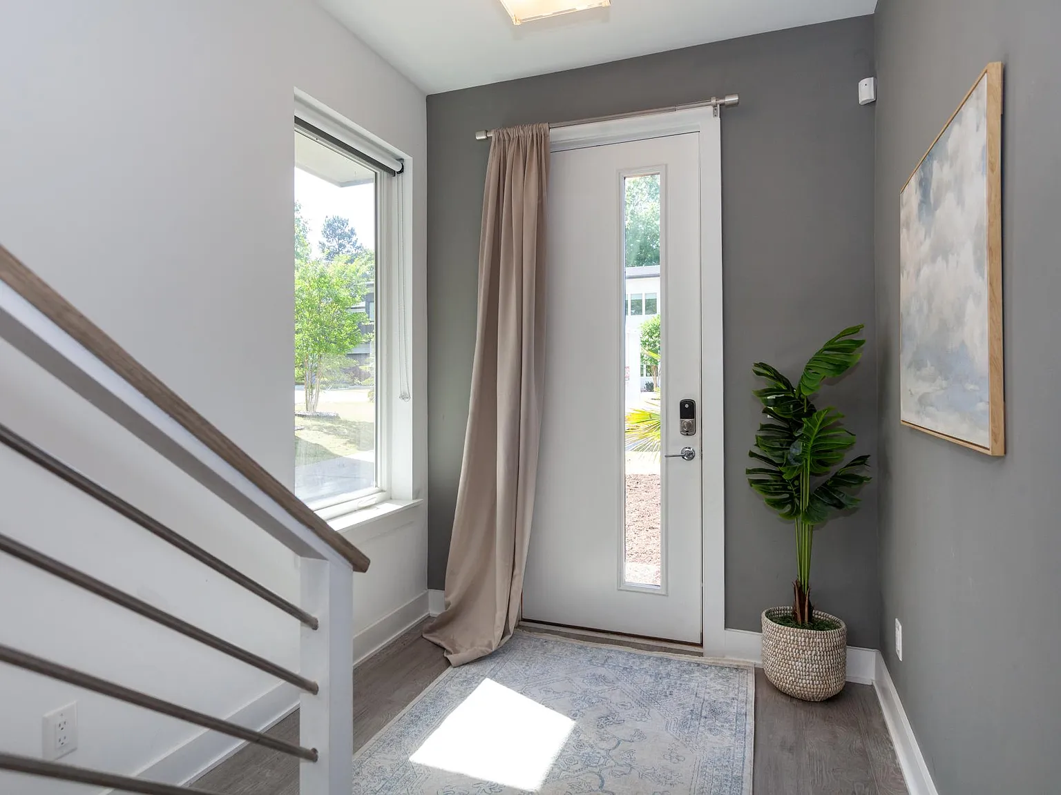 3 bed, 3.5 bath, 2425 sqft, $6,000 — Photo 4