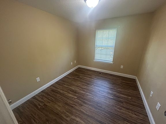 5th image of 145 Greenbriar Trl #17