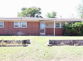 207 Potomac Rd, Foss, OK 73647