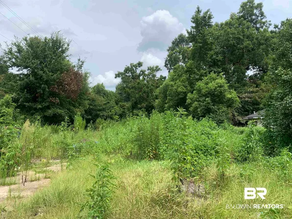 1050 Newsome St, Prichard, AL 36610
