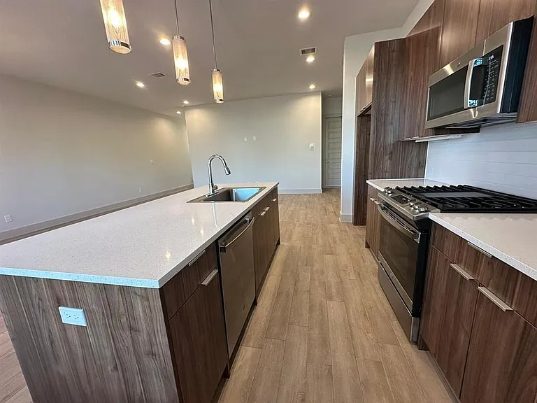 6804 Troya Ln — Photo 6