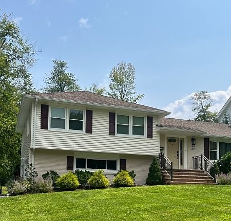 2nd image of 21 Oak Ridge Rd