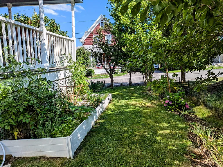 14 Highland Ave — Photo 43