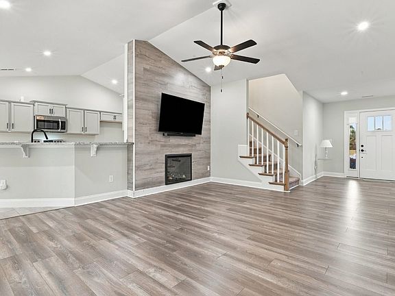 4th image of 4177 Charleston Oaks Dr