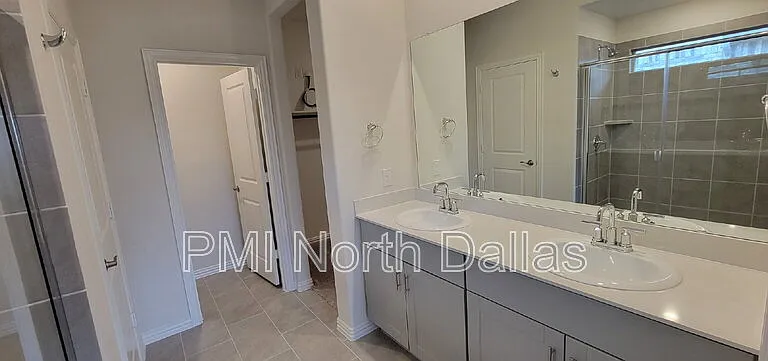 2633 Oneida Ln — Photo 34